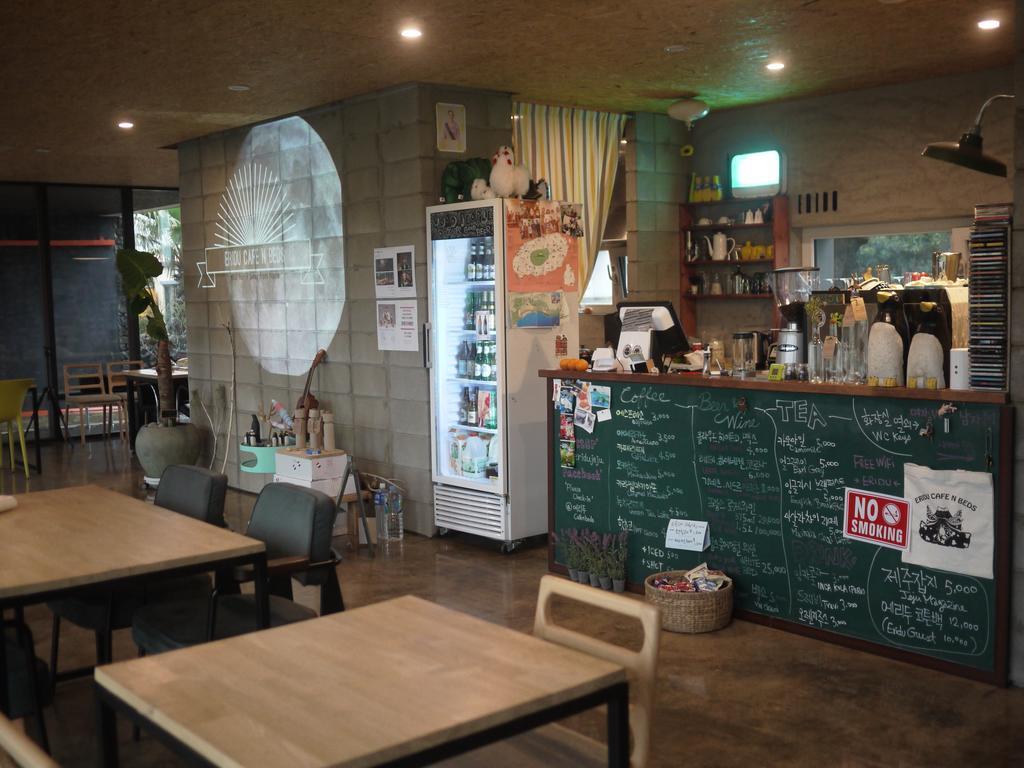 Eridu Cafe N Beds Hotel Seogwipo Exterior foto