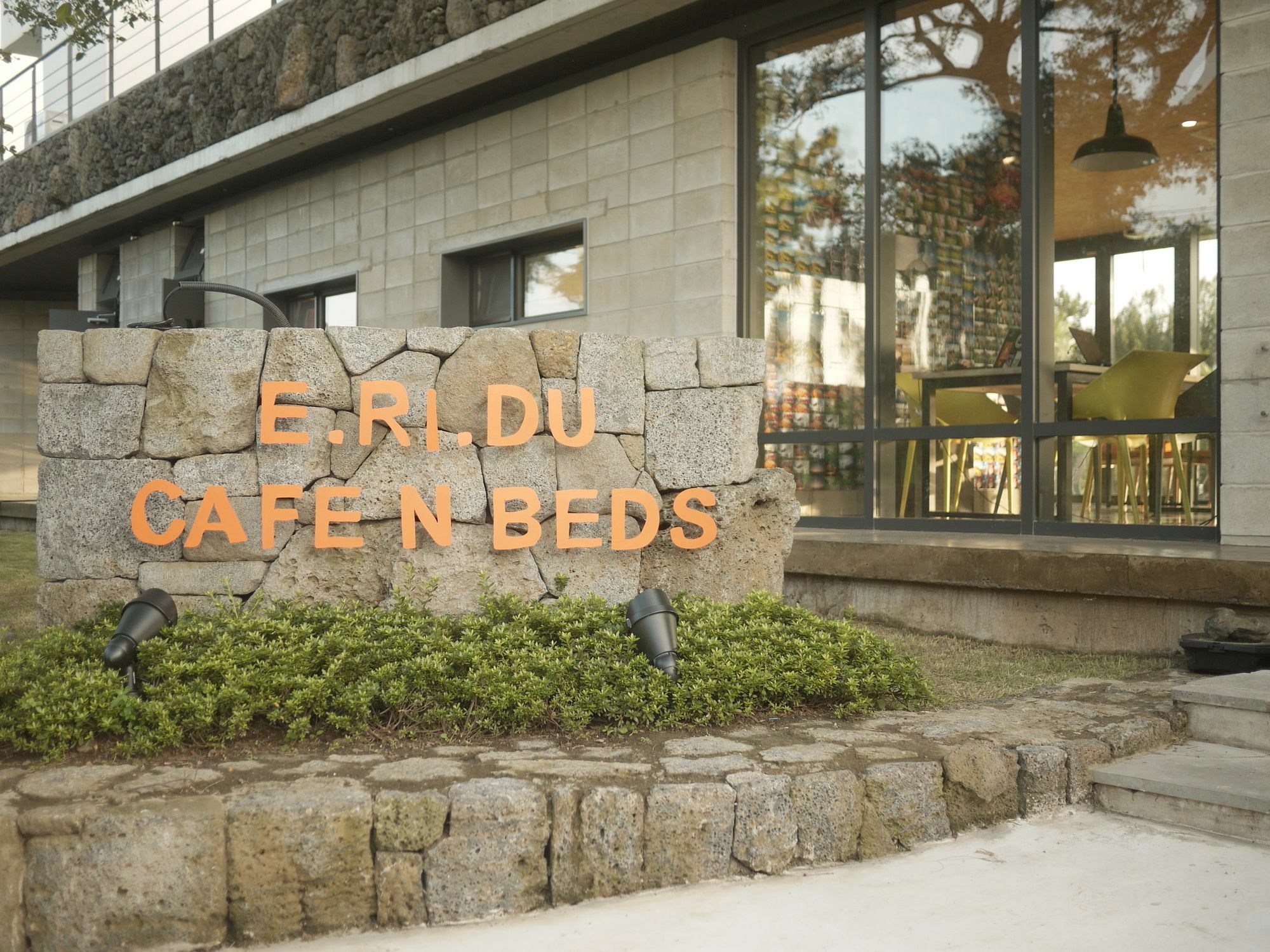 Eridu Cafe N Beds Hotel Seogwipo Exterior foto